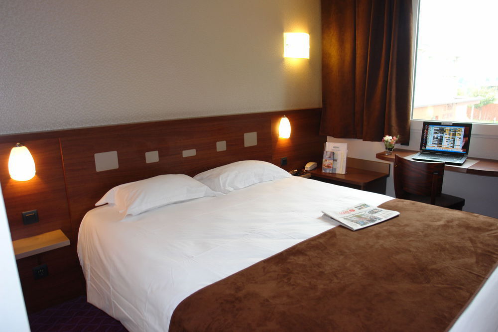 Brit Hotel Rennes Le Castel Dış mekan fotoğraf