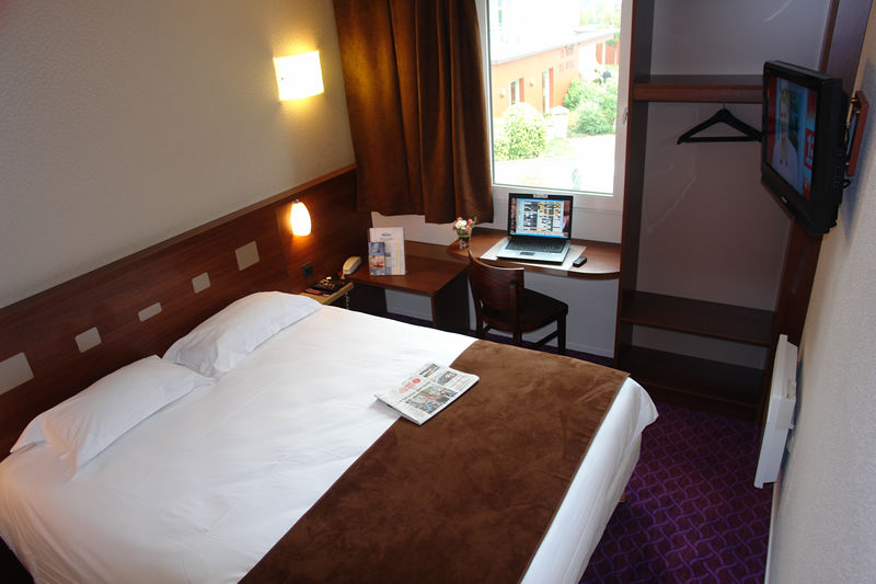 Brit Hotel Rennes Le Castel Oda fotoğraf
