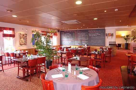 Brit Hotel Rennes Le Castel Restoran fotoğraf