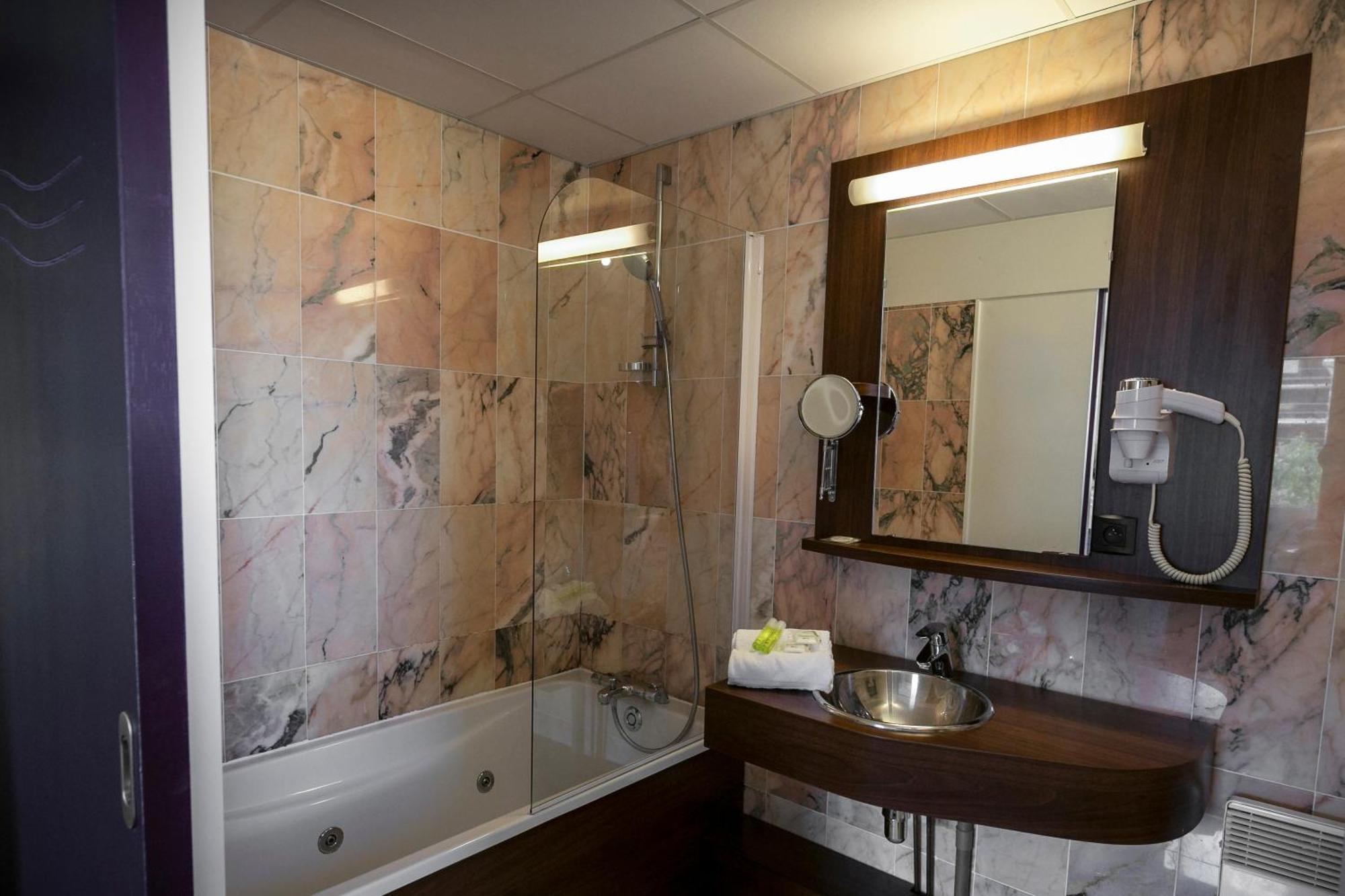Brit Hotel Rennes Le Castel Dış mekan fotoğraf
