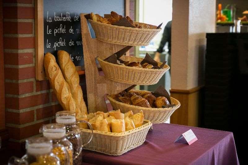 Brit Hotel Rennes Le Castel Restoran fotoğraf